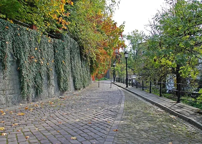 מלון Cieszynski Aparthotel Stare Miasto 3*