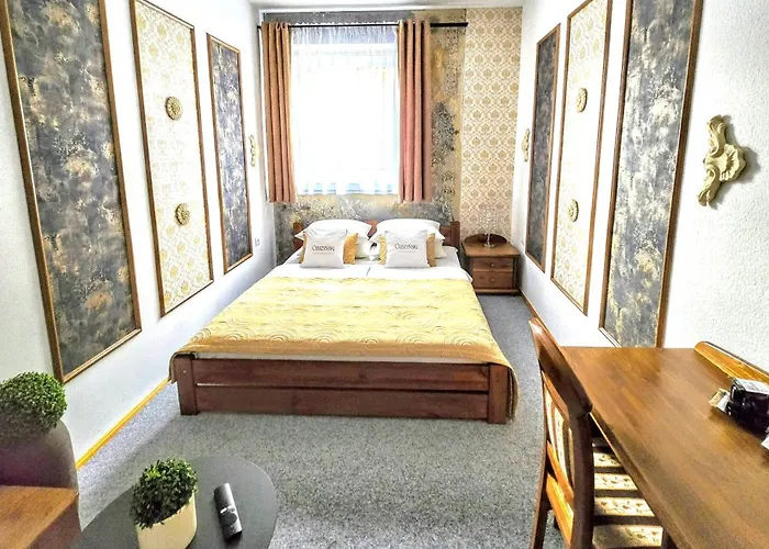 מלון Cieszynski Aparthotel Stare Miasto 3*