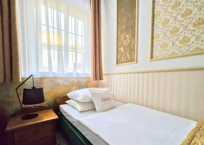 מלון Cieszynski Aparthotel Stare Miasto 3*